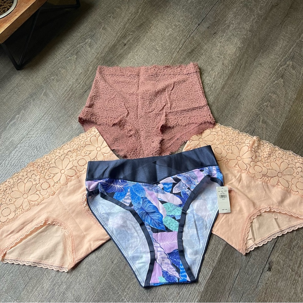 Aerie Floral Lace and Patterned Women's Intimates Set New